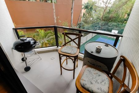 Apartamento à venda com 237m², 3 quartos e 3 vagas Apartamento à venda com 237m², 3 quartos e 3 vagasVaranda da Sala 3