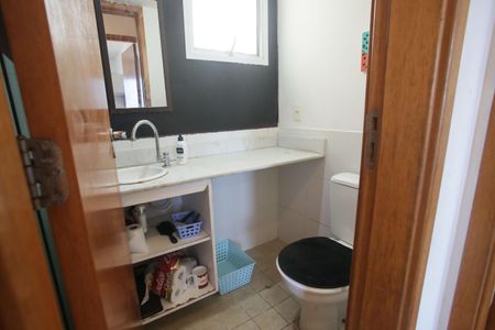Apartamento à venda com 118m², 2 quartos e 1 vaga Apartamento à venda com 118m², 2 quartos e 1 vagaBanheiro Social