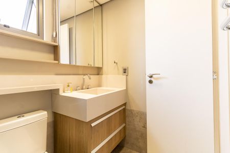 Apartamento à venda com 99m², 2 quartos e 2 vagas Apartamento à venda com 99m², 2 quartos e 2 vagasBanheiro da Suíte