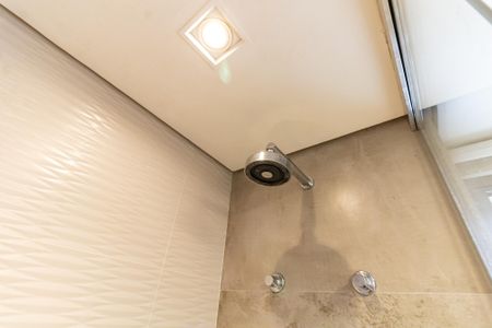 Apartamento à venda com 99m², 2 quartos e 2 vagas Apartamento à venda com 99m², 2 quartos e 2 vagasBanheiro da Suíte