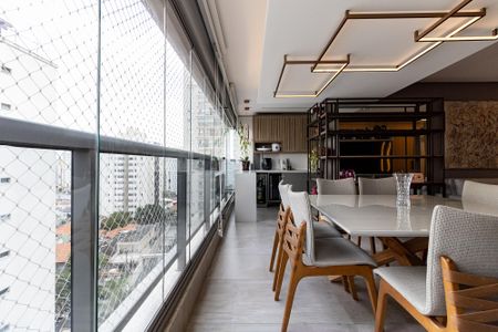 Apartamento à venda com 99m², 2 quartos e 2 vagas Apartamento à venda com 99m², 2 quartos e 2 vagasVaranda