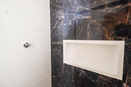 Apartamento à venda com 52m², 2 quartos e sem vaga Apartamento à venda com 52m², 2 quartos e sem vagaBanheiro