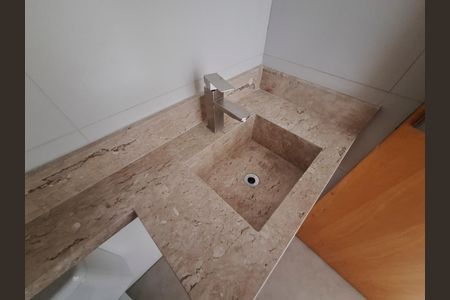 Apartamento à venda com 52m², 2 quartos e sem vaga Apartamento à venda com 52m², 2 quartos e sem vagaBanheiro