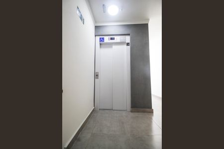 Apartamento à venda com 52m², 2 quartos e sem vaga Apartamento à venda com 52m², 2 quartos e sem vagaElevador