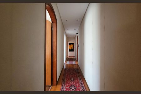 Apartamento à venda com 284m², 5 quartos e 3 vagas Apartamento à venda com 284m², 5 quartos e 3 vagasCorredor