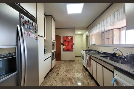 Apartamento à venda com 284m², 5 quartos e 3 vagas Apartamento à venda com 284m², 5 quartos e 3 vagasCozinha