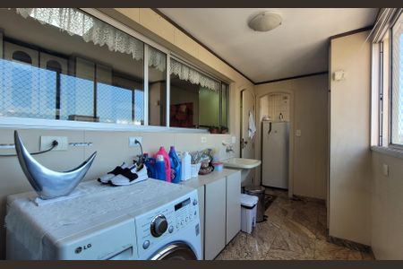 Apartamento à venda com 284m², 5 quartos e 3 vagas Apartamento à venda com 284m², 5 quartos e 3 vagasLavanderia