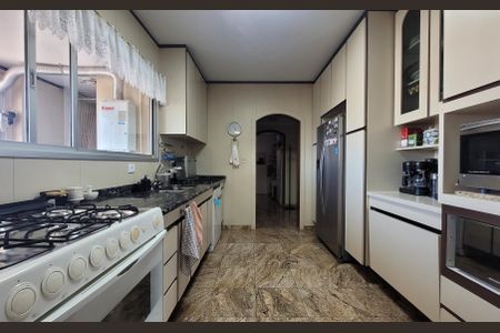 Apartamento à venda com 284m², 5 quartos e 3 vagas Apartamento à venda com 284m², 5 quartos e 3 vagasCozinha