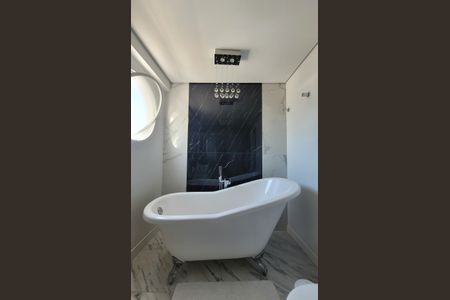 Apartamento à venda com 284m², 5 quartos e 3 vagas Apartamento à venda com 284m², 5 quartos e 3 vagasBanheiro da suíte