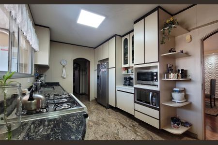 Apartamento à venda com 284m², 5 quartos e 3 vagas Apartamento à venda com 284m², 5 quartos e 3 vagasCozinha