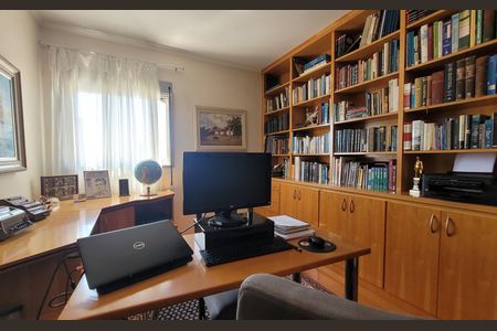 Apartamento à venda com 284m², 5 quartos e 3 vagas Apartamento à venda com 284m², 5 quartos e 3 vagasQuarto