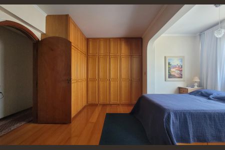 Apartamento à venda com 284m², 5 quartos e 3 vagas Apartamento à venda com 284m², 5 quartos e 3 vagasSuíte 2