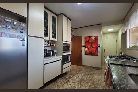Apartamento à venda com 284m², 5 quartos e 3 vagas Apartamento à venda com 284m², 5 quartos e 3 vagasCozinha