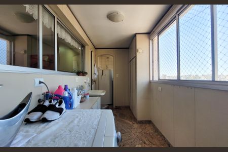 Apartamento à venda com 284m², 5 quartos e 3 vagas Apartamento à venda com 284m², 5 quartos e 3 vagasLavanderia