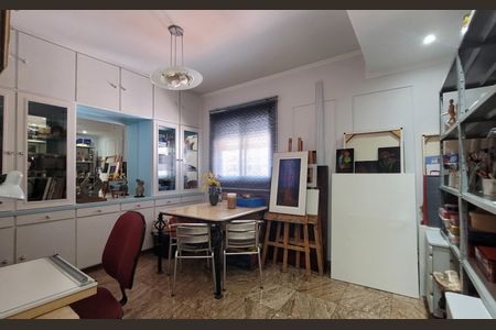 Apartamento à venda com 284m², 5 quartos e 3 vagas Apartamento à venda com 284m², 5 quartos e 3 vagasQuarto de serviço