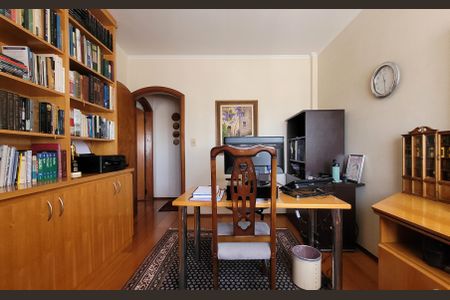 Apartamento à venda com 284m², 5 quartos e 3 vagas Apartamento à venda com 284m², 5 quartos e 3 vagasQuarto