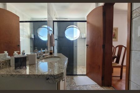 Apartamento à venda com 284m², 5 quartos e 3 vagas Apartamento à venda com 284m², 5 quartos e 3 vagasBanheiro da suíte 3