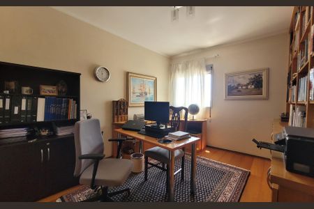 Apartamento à venda com 284m², 5 quartos e 3 vagas Apartamento à venda com 284m², 5 quartos e 3 vagasQuarto