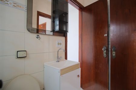 Casa à venda com 180m², 5 quartos e 4 vagasBanheiro da Suíte 2 e 3