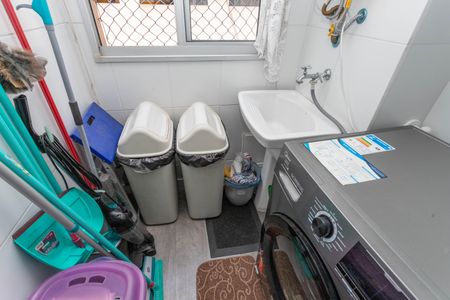 Apartamento à venda com 43m², 2 quartos e sem vaga Apartamento à venda com 43m², 2 quartos e sem vagaÁrea de serviço