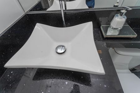 Apartamento à venda com 43m², 2 quartos e sem vaga Apartamento à venda com 43m², 2 quartos e sem vagaBanheiro