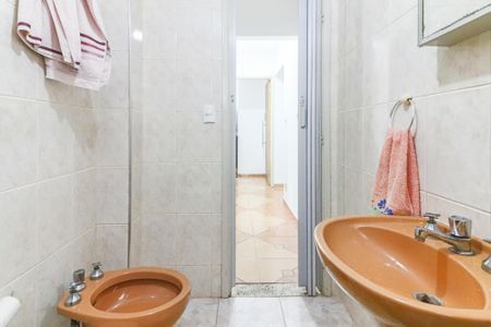 Apartamento à venda com 98m², 4 quartos e sem vaga Apartamento à venda com 98m², 4 quartos e sem vagaBanheiro