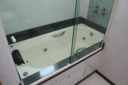 Apartamento à venda com 360m², 3 quartos e 4 vagasBanheiro da Suíte 3