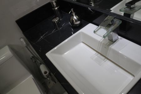 Apartamento à venda com 360m², 3 quartos e 4 vagasBanheiro da Suíte 2