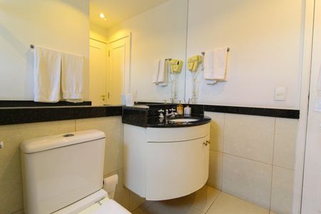 Apartamento à venda com 79m², 3 quartos e 2 vagas Apartamento à venda com 79m², 3 quartos e 2 vagasBanheiro da Suíte 2