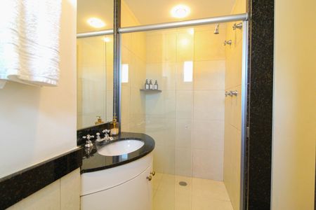 Apartamento à venda com 79m², 3 quartos e 2 vagas Apartamento à venda com 79m², 3 quartos e 2 vagasBanheiro da Suíte