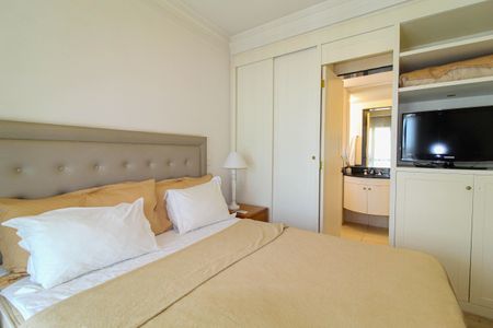 Apartamento à venda com 79m², 3 quartos e 2 vagas Apartamento à venda com 79m², 3 quartos e 2 vagasSuíte