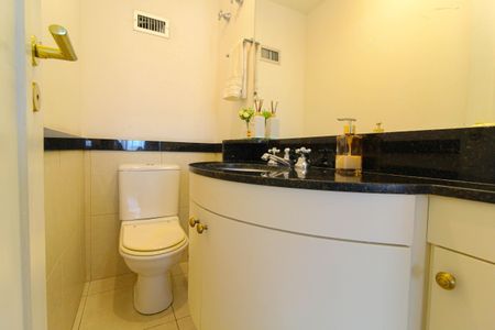 Apartamento à venda com 79m², 3 quartos e 2 vagas Apartamento à venda com 79m², 3 quartos e 2 vagasLavabo