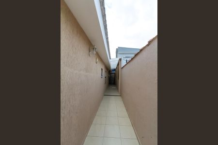 Casa à venda com 230m², 2 quartos e 2 vagasCorredor