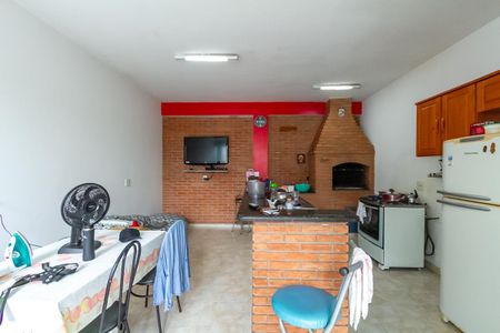Casa à venda com 230m², 2 quartos e 2 vagasChurrasqueira