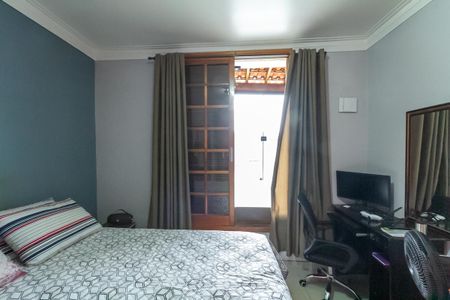 Casa à venda com 230m², 2 quartos e 2 vagasQuarto