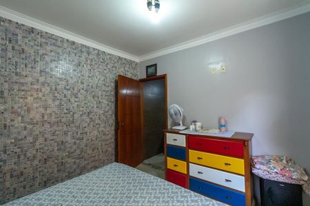 Casa à venda com 230m², 2 quartos e 2 vagasSuíte
