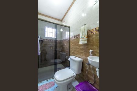 Casa à venda com 230m², 2 quartos e 2 vagasBanheiro da Suíte