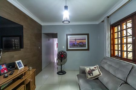 Casa à venda com 230m², 2 quartos e 2 vagasSala