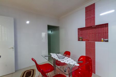 Casa à venda com 230m², 2 quartos e 2 vagasCozinha