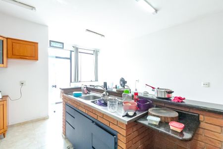 Casa à venda com 230m², 2 quartos e 2 vagasChurrasqueira