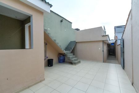 Casa à venda com 230m², 2 quartos e 2 vagasQuintal