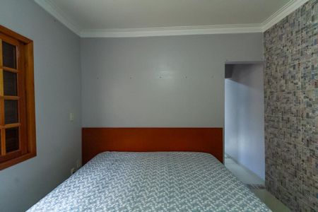 Casa à venda com 230m², 2 quartos e 2 vagasSuíte