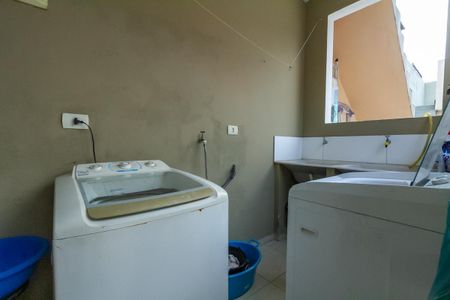 Casa à venda com 230m², 2 quartos e 2 vagasÁrea de Serviço