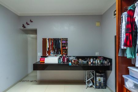 Casa à venda com 230m², 2 quartos e 2 vagasCloset da Suíte
