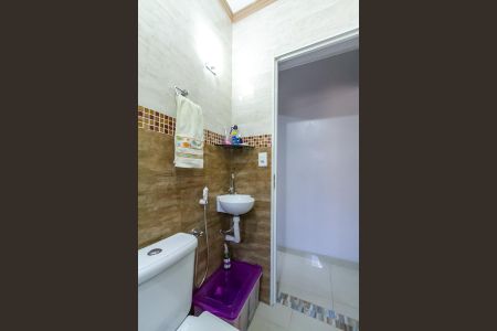 Casa à venda com 230m², 2 quartos e 2 vagasBanheiro da Suíte