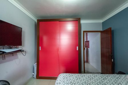 Casa à venda com 230m², 2 quartos e 2 vagasQuarto