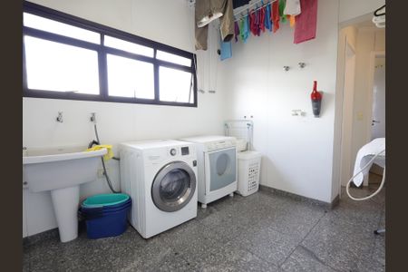 Apartamento à venda com 251m², 3 quartos e 3 vagasÁrea de Serviço