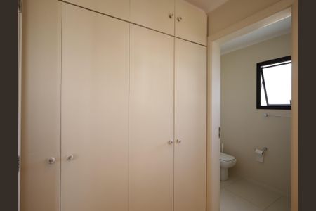 Apartamento à venda com 251m², 3 quartos e 3 vagasCloset da suíte 2