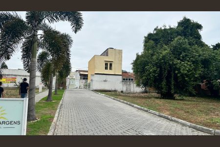 Casa de condomínio à venda com 120m², 2 quartos e 2 vagas Casa de condomínio à venda com 120m², 2 quartos e 2 vagasFachada
