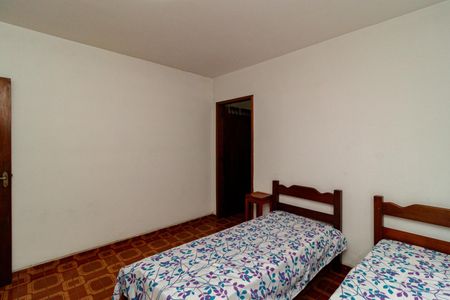 Casa à venda com 150m², 4 quartos e 2 vagas Casa à venda com 150m², 4 quartos e 2 vagasQuarto 3